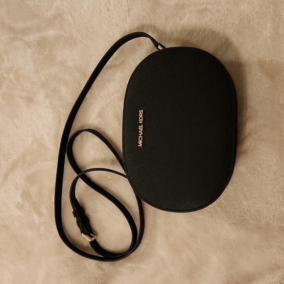 Michael Kors Jet Set Travel Crossbody in black - Picture 3 of 7